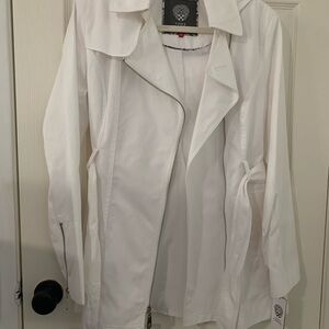 Vince Camuto Woman’s Coat Size: Medium, Color: White